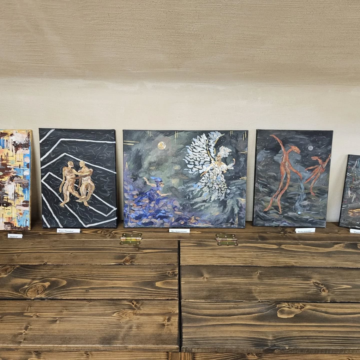 Wernisaż wystawy Dawida Radonia w Jordanowie. 77 prac młodego artysty