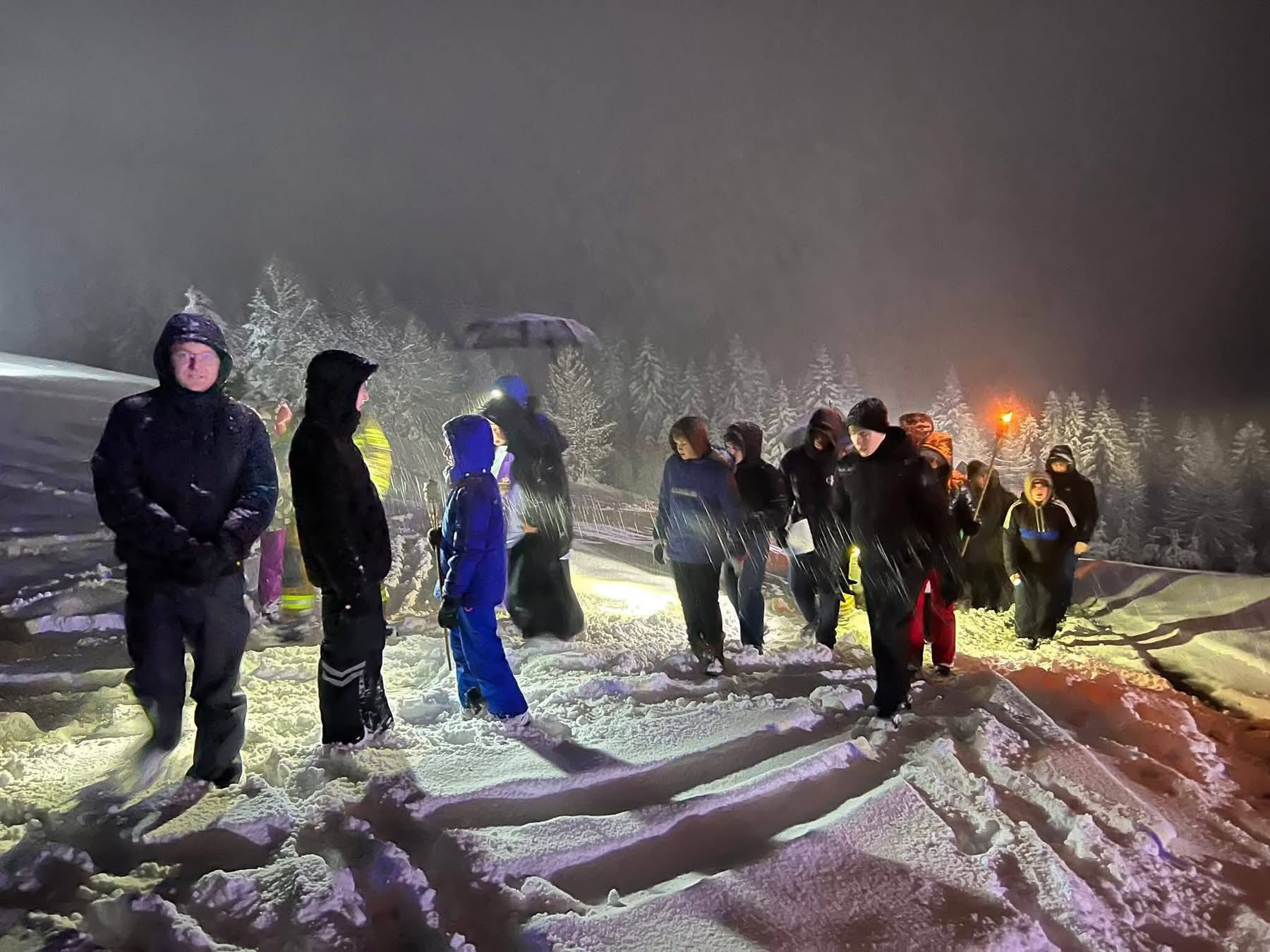 Parafialna Droga Krzyżowa na Osieleckiej Górze [Galeria]