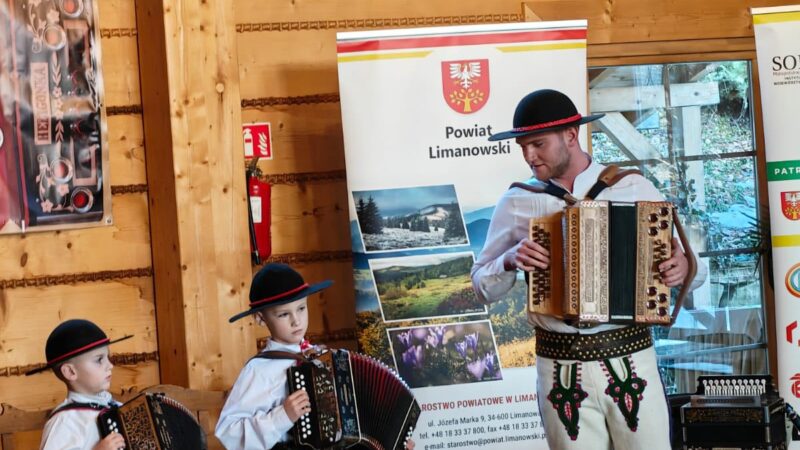 Patryk Biedrawa, Wojciech Suski i mistrz Samuel Guzik zdobyli 1. miejsce