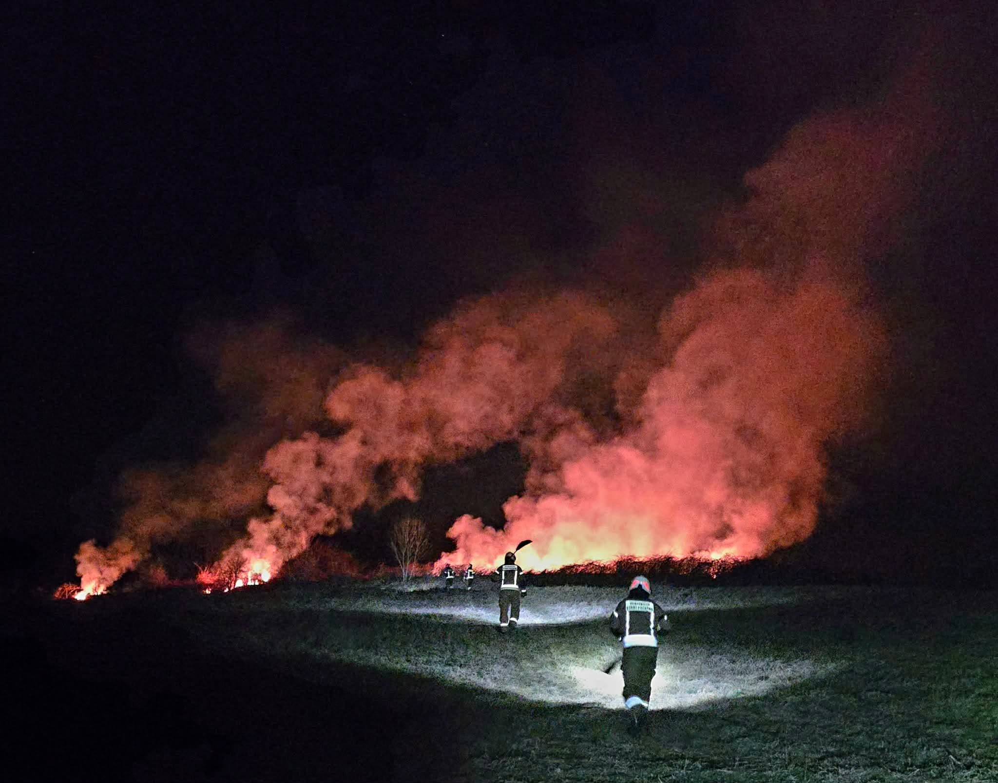OSP Bystra Podhalańska w walce z pożarem nieużytków
