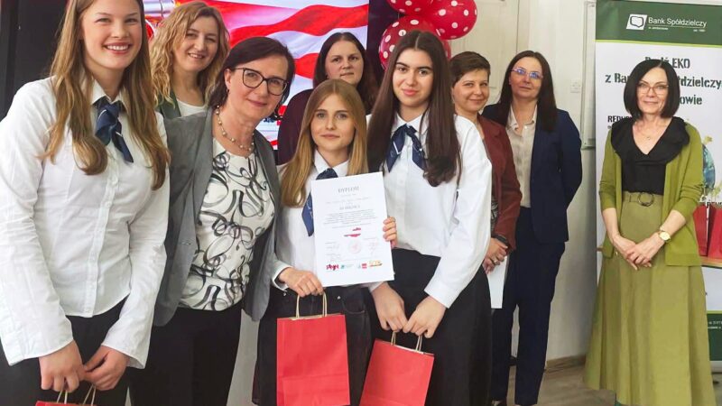 Potrójny sukces szkoły w Jordanowie. Konkurs, konferencja i wyróżnienie