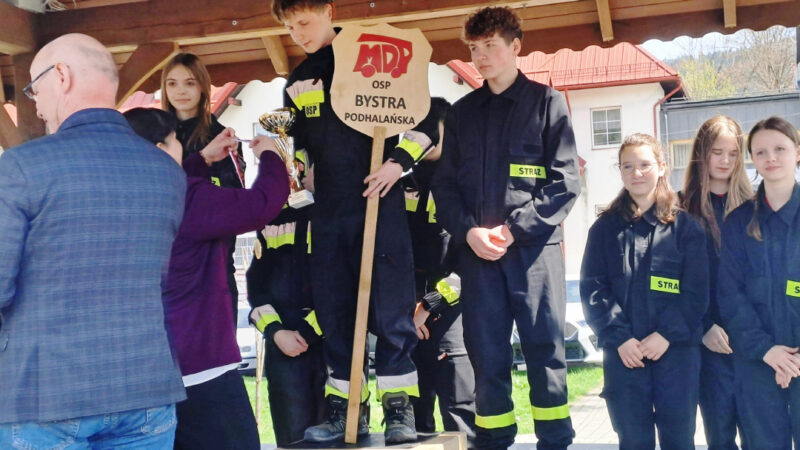 Młodzi strażacy z Bystrej bezkonkurencyjni. Wygrali powiatowe zawody