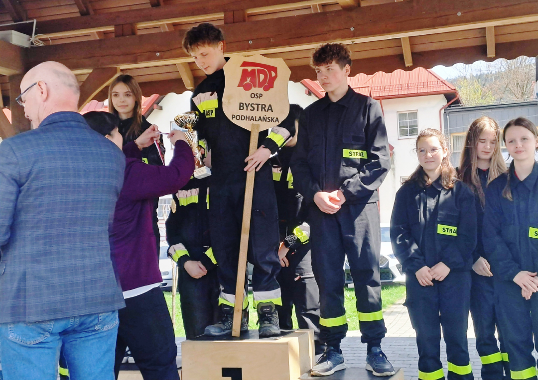 Młodzi strażacy z Bystrej bezkonkurencyjni. Wygrali powiatowe zawody